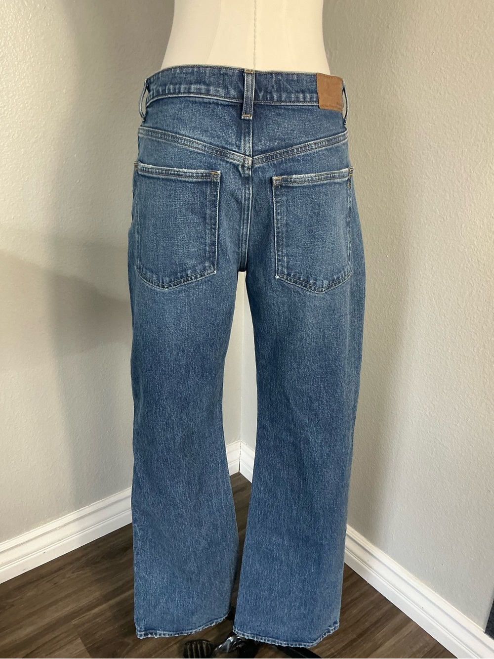 Madewell Relaxed Bootcut Jeans Size 28 Medium Wash High Rise Denim - Picture 2 of 8